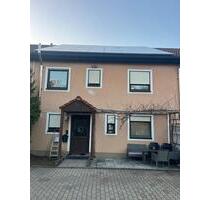 Reihenmittelhaus - 1.350,00&nbsp;EUR Kaltmiete, ca.&nbsp; 147,00&nbsp;m&sup2; in Kleinlangheim (PLZ: 97355)