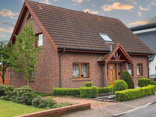 Foto - Einfamilienhaus mit bewohnbarem Keller