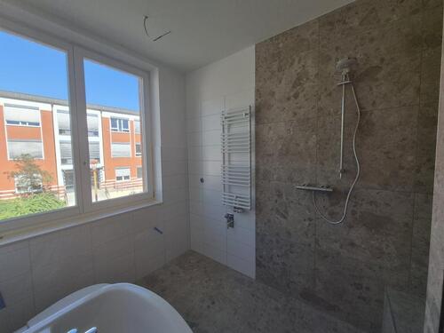 Foto - ERSTBEZUG mit Einbauküche & Aufzug 2-Zimmer nähe Rathaus