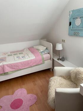 Foto - Zimmer an weibl. Wochenendheimfahrerin ab 01.11. zu vermieten
