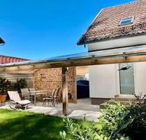 Ruhiges kernsaniertes Haus mit Kamin, Terrasse & Waldblick - Kröning