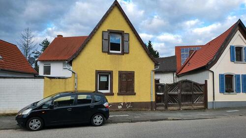 Foto - Altes Haus mit alter Scheune in guter Lage