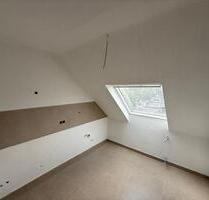 * Frisch Sanierte moderne 2-Zimmer Dachgeschosswohnung * - Mönchengladbach Süd