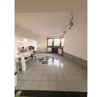 3ZKB in Elversberg Zentrum - 800,00&nbsp;EUR Kaltmiete, ca.&nbsp; 90,00&nbsp;m&sup2; in Spiesen-Elversberg (PLZ: 66583)