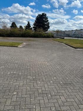 Foto - Stellplätze Wohnwagen Wohnmobile PKW etc. umzäunt