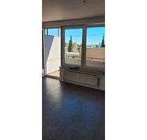 Helle 1-Zimmer-Wohnung mit großem Balkon, EBK und Tiefgarage - Pforzheim Dillweißenstein