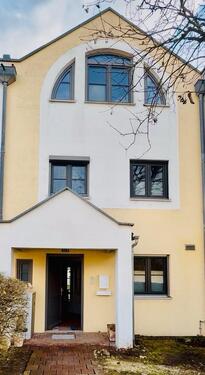 Foto - Lichtdurchflutetes Reihenmittelhaus mit 6 Zimmern