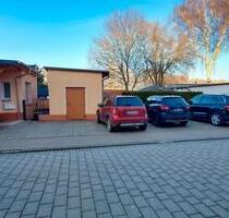 Schleiz im Herzen: Gewerbeeinheit in Top-Lage von Schleiz mit Pkw-Stellplätzen – ideal als Laden, Büro oder Praxis