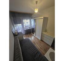 Helles Zimmer (ca. 25 m²) in zentraler Lage mit Balkon - Horn-Bad Meinberg