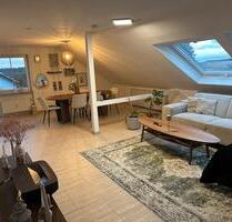 Helle 3-Zimmer-Dachgeschosswohnung mit Balkon in Heroldstatt