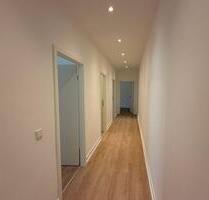 Kernsanierte 4-Zimmer-Wohnung mit moderner Ausstattung in Frankfurt-Bockenheim - Frankfurt am Main