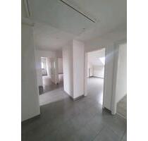 Dachgeschosswohnung - 1.000,00&nbsp;EUR Kaltmiete, ca.&nbsp; 77,00&nbsp;m&sup2; in Altlußheim (PLZ: 68804)