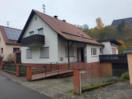Foto - Freistehendes Einfamilienhaus mit Garten in ruhiger Lage