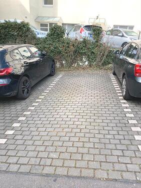 Foto - Außenstellplatz mitten in Bad Homburg - parallel zur Louisenstraße