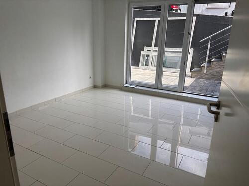 Foto - Helle 3-Zimmer-Wohnung UG mit Terrasse in Nürtingen-Neckarhausen