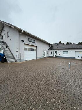 Foto - Untervermietung: Voll ausgestattete Kfz-Halle (190 qm) in Landau