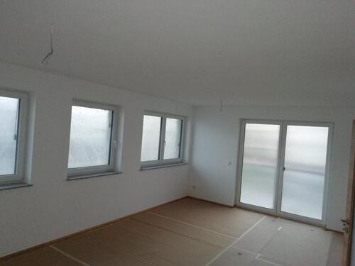 Foto - 3,5 Zimmer helle neuwertige Wohnung im 1. OG (Zweifamilienhaus)