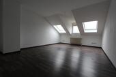Foto - Helle Dachgeschosswohnung im Herzen der Stadt mit Küche