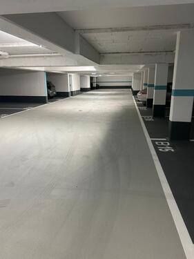 Foto - MITTE - GAISBURGSTRAẞE Großer Tiefgaragen Stellplatz