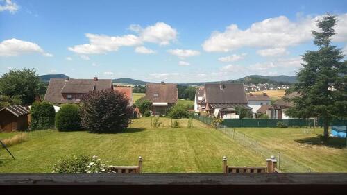 Foto - Zweifamilienhaus mit großem Garten und schöner Fernsicht