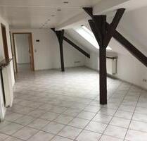 Charmante 2,5-Zimmer-Dachgeschosswohnung (78 m²) in St. Arnual - Saarbrücken