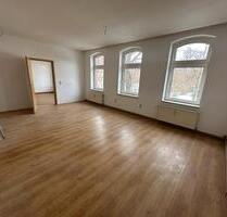 Helle Dreizimmerwohnung Zentrumsnah mit Parkanlage - Hohenstein-Ernstthal