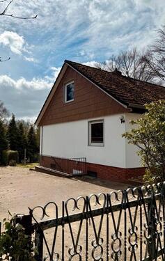 Foto - Haus mit ausgebautem Keller, Garage und großem Südgrundstück