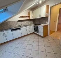 3-Zimmer-Dachgeschosswohnung mit Einbauküche Ansbach-Eyb 890€