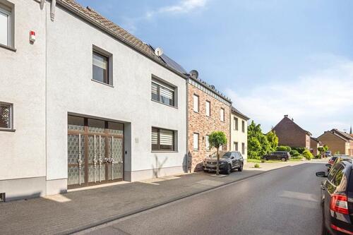 Foto - Mieten oder Mietkauf. Geräumiges Wohnhaus