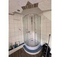 Helle 2-Zimmer-Wohnung in Top-Lage - 62 m' mit Badewanne & Dusche - Münchberg