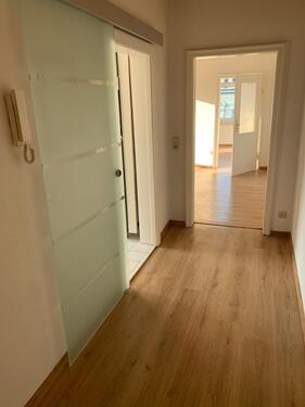 Foto - ** 3-Zimmer Wohnung mit Balkon - Ausblick & Garage - Kein Gas **
