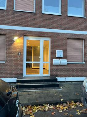 Foto - Büroräume mit Lagerhalle und Parkplätzen in Grevenbroich