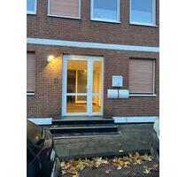 Büroräume mit Lagerhalle und Parkplätzen in Grevenbroich