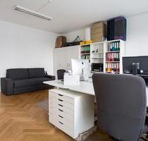 Ausgestattete Arbeitsplätze in München – zentrale Lage, Dachterrasse