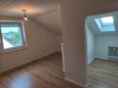 Foto - Dachgeschosswohnung 2 Zimmer mit Einbauküche in Bad Lippspringe