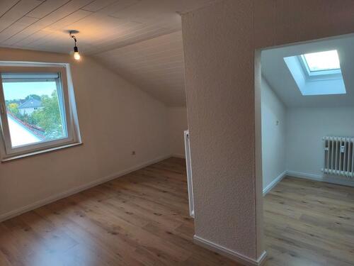 Foto - Dachgeschosswohnung 2 Zimmer mit Einbauküche in Bad Lippspringe