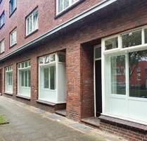 Rathausplatz - Helle und geräumige Gewerbefläche im Erdgeschoss eines charmanten Backsteingebäudes - Cuxhaven