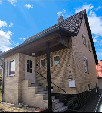 Foto - Einziehen & wohlfühlen – modernes Familienhaus mit Garten