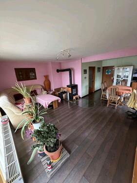 Foto - Großes Einfamilienhaus mit wunderschönem Garten