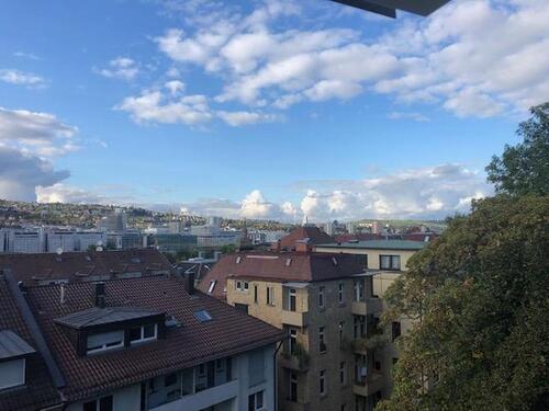 Foto - NUR mit WohnBerechtigungsSchein: stilvolle 2,5-Zimmer-DG-Wohnung in Stuttgart-Mitte mit Aussicht