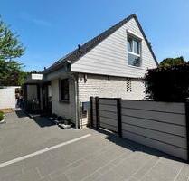 Ein-Zweifamilienhaus mit großem Garten in ruhiger Randlage - Monheim am Rhein