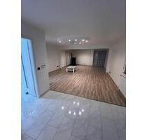 Moderne 4-Zimmer Wohnung - 1.200,00&nbsp;EUR Kaltmiete, ca.&nbsp; 120,00&nbsp;m&sup2; in Eutingen im Gäu (PLZ: 72184)