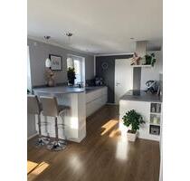 KfW-55 | Hochwertige 4-Zi-Wohnung mit Balkon, FBH, Do.Ga, Wallbox - Kipfenberg