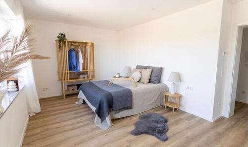 Foto - Erstbezug nach Sanierung 3-Zimmer-Wohnung mit Balkon in Neustadt