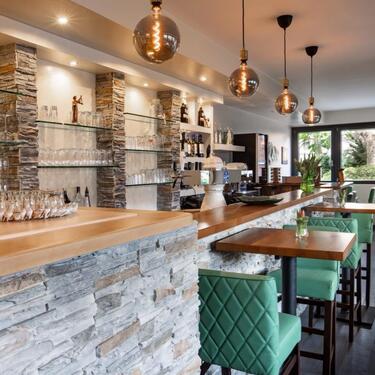 Foto - MODERNES LADENLOKAL MIT GROSSER AUSSENGASTRONOMIE