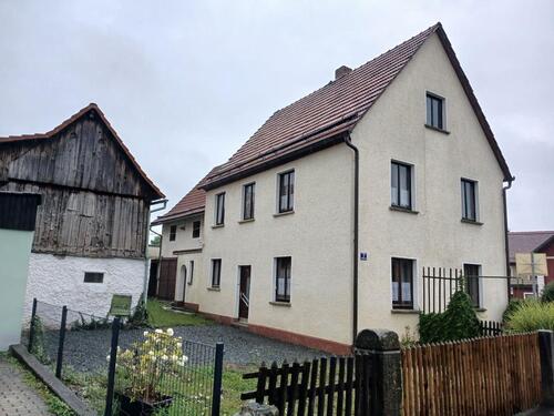 Foto - Einfamilienhaus mit Nebengebäude & Scheune auf 628 m² Grundstück