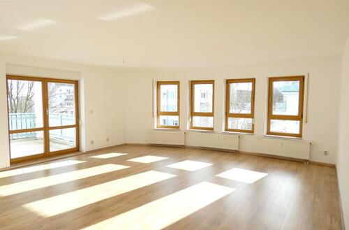 Foto - Tolle, helle 3-Raum-Wohnung mit großem Balkon & PKW-Stellplatz in ruhigem Wohngebiet in Annaberg
