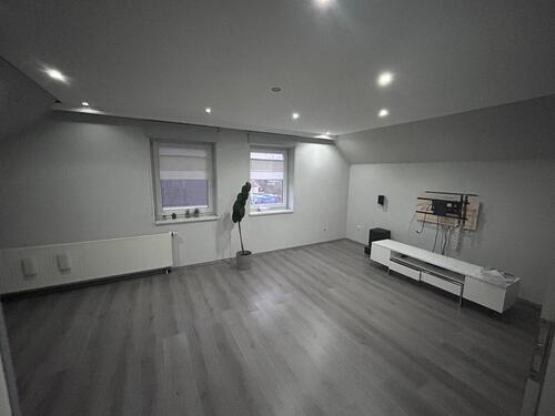 Foto - Zentrale Dachgeschosswohnung inkl. Einbauküche