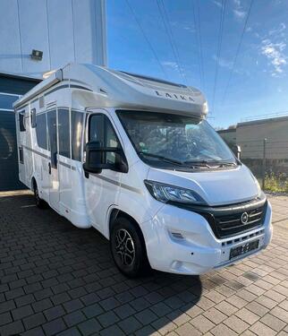 Foto - Stellplatz Garage Wohnwagen Wohnmobil Oldtimer