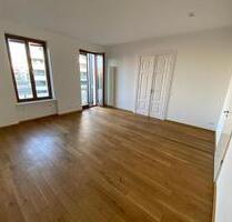 2,5 Raum-Wohnung Chausseestraße mit Balkon und EBK - Berlin Mitte